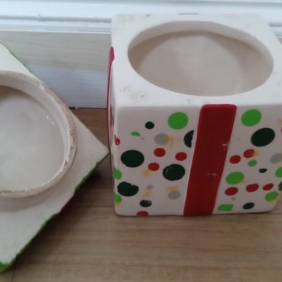 David's Cookies Holiday Cookie Jar Christmas Present - Ceramic Jar with Lid - Picture 10 of 10